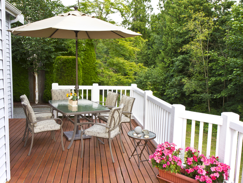 Cedar Deck Cleaning in the Pacific Northwest: Eco-Friendly Tips for Long-Lasting Beauty